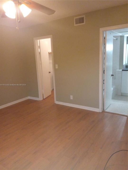 For Sale: $195,000 (1 beds, 1 baths, 750 Square Feet)