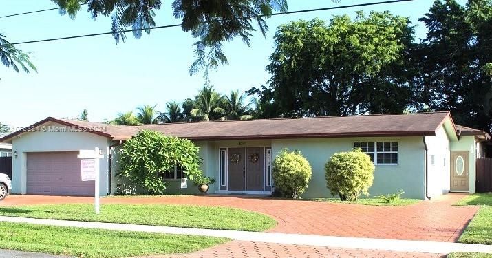 En Venta: $770,000 (4 camas, 3 baños, 2292 Pies cuadrados)