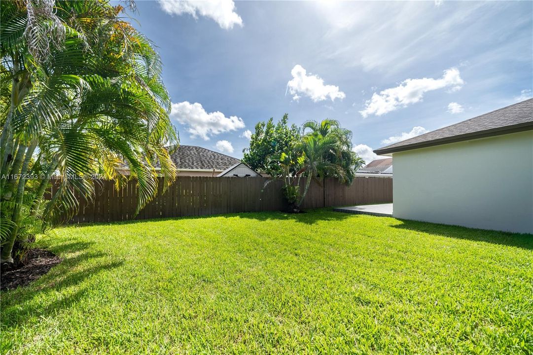 Active With Contract: $622,000 (3 beds, 2 baths, 1574 Square Feet)