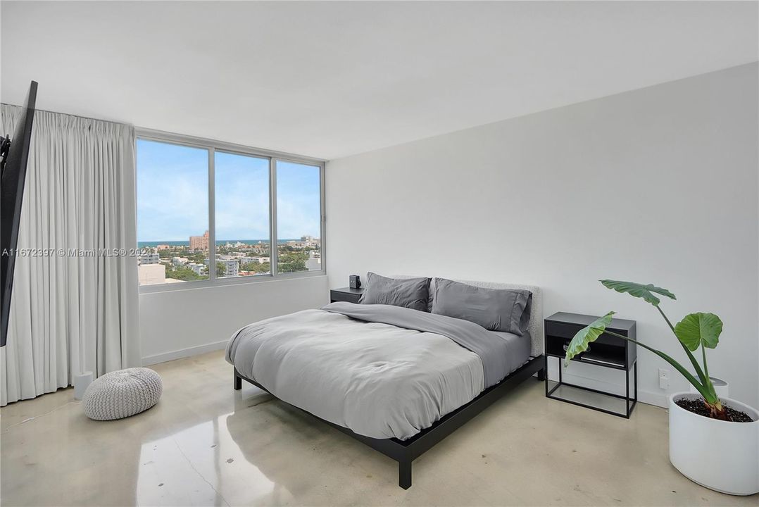 For Sale: $545,000 (1 beds, 1 baths, 962 Square Feet)