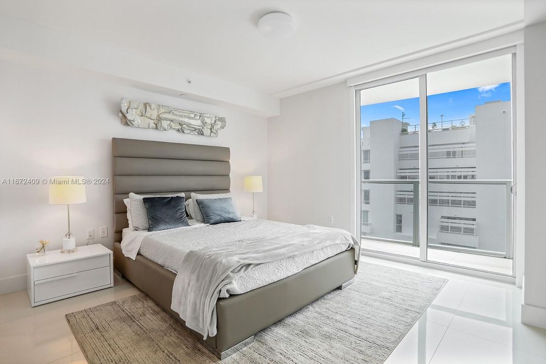 For Sale: $758,200 (1 beds, 2 baths, 1128 Square Feet)