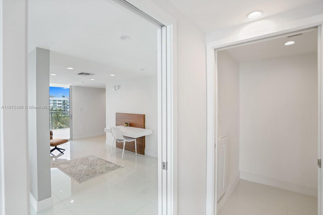 For Sale: $758,200 (1 beds, 2 baths, 1128 Square Feet)