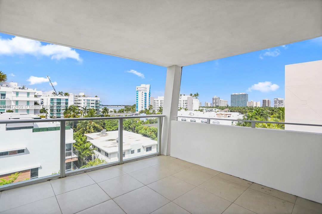 En Venta: $758,200 (1 camas, 2 baños, 1128 Pies cuadrados)