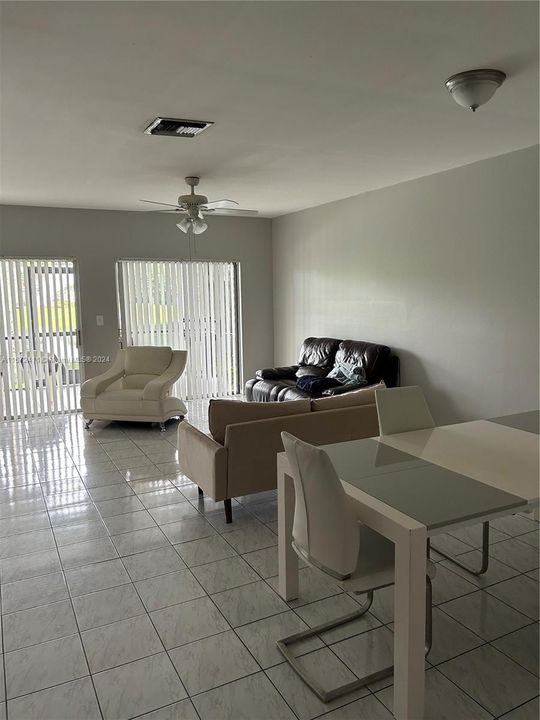 For Sale: $340,000 (2 beds, 2 baths, 1450 Square Feet)