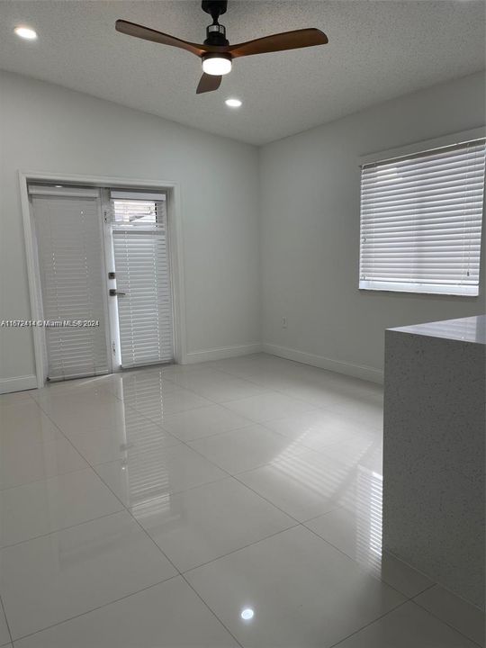 Active With Contract: $3,500 (3 beds, 2 baths, 1444 Square Feet)