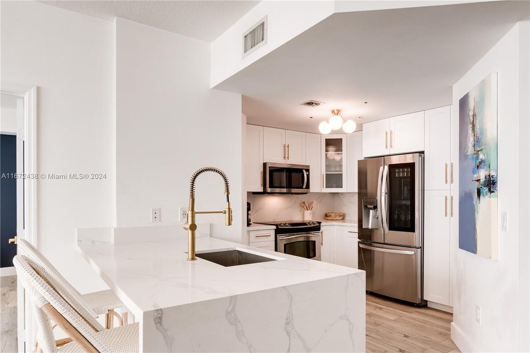 For Sale: $615,000 (2 beds, 2 baths, 1251 Square Feet)