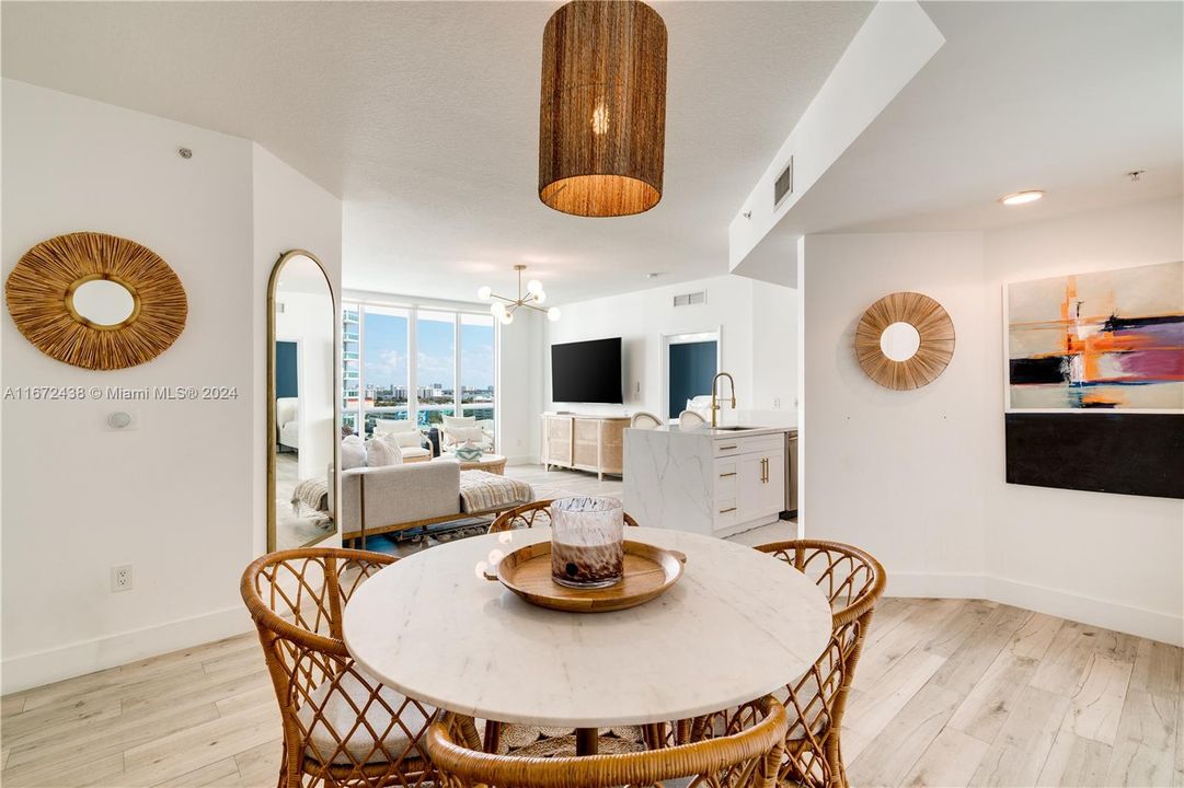 For Sale: $615,000 (2 beds, 2 baths, 1251 Square Feet)