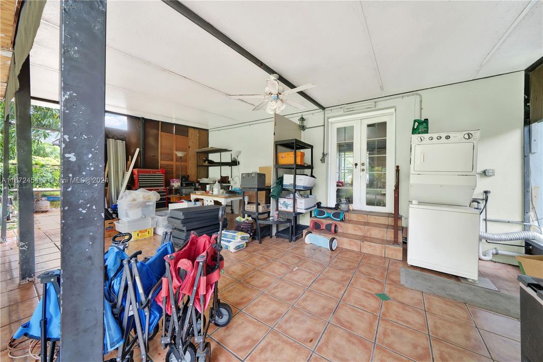 En Venta: $650,000 (3 camas, 2 baños, 1375 Pies cuadrados)