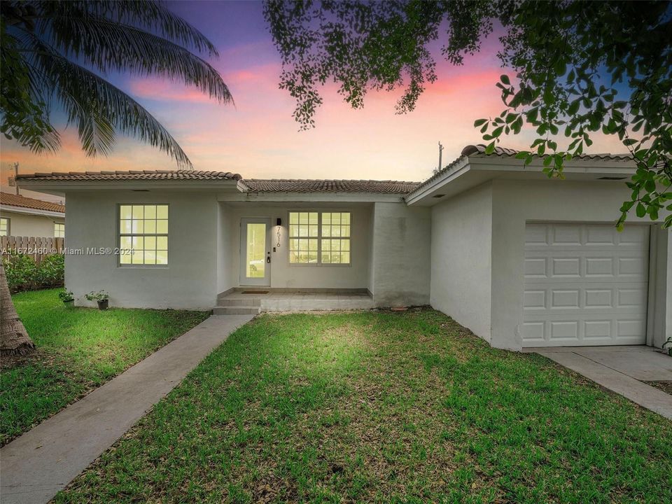 For Sale: $1,050,000 (3 beds, 2 baths, 1337 Square Feet)