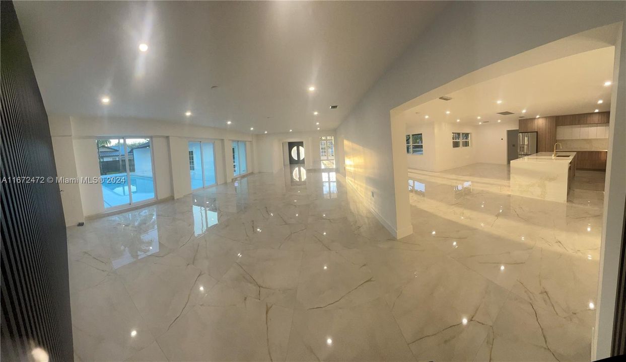 En Venta: $3,290,000 (5 camas, 4 baños, 3521 Pies cuadrados)