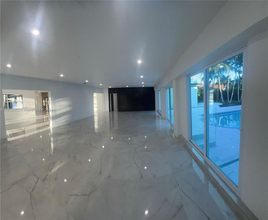 En Venta: $3,290,000 (5 camas, 4 baños, 3521 Pies cuadrados)