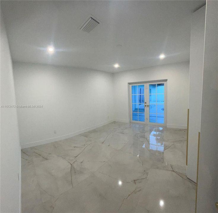 En Venta: $3,290,000 (5 camas, 4 baños, 3521 Pies cuadrados)