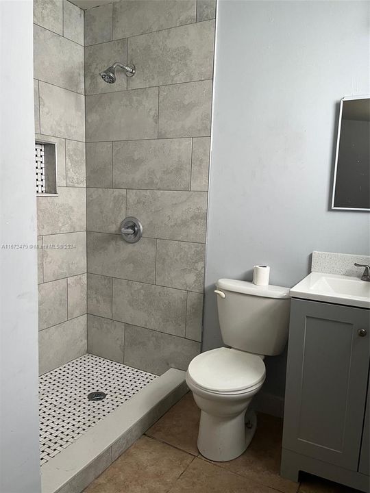 For Rent: $1,050 (1 beds, 1 baths, 4376 Square Feet)