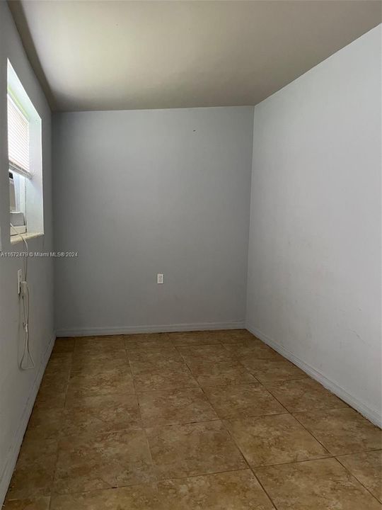 For Rent: $1,050 (1 beds, 1 baths, 4376 Square Feet)