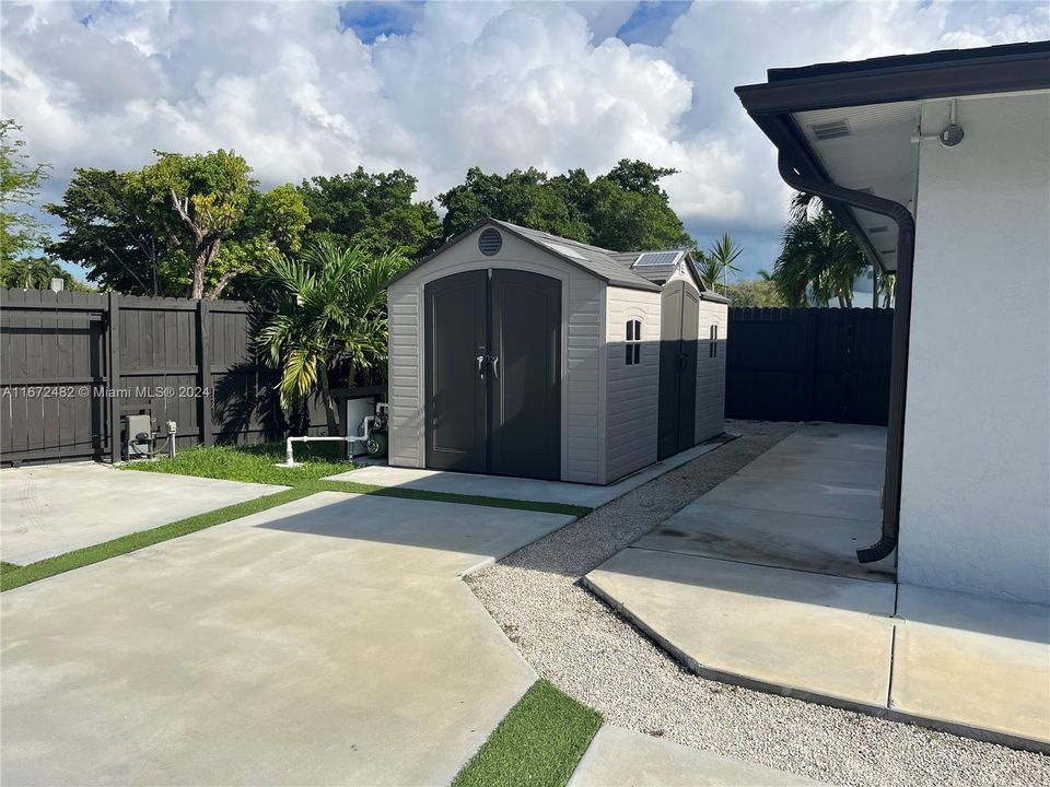 Recently Rented: $4,500 (3 beds, 2 baths, 1629 Square Feet)