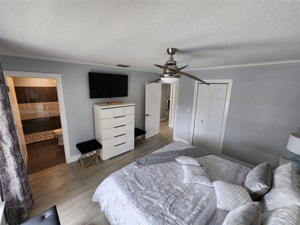 Recently Rented: $4,500 (3 beds, 2 baths, 1629 Square Feet)