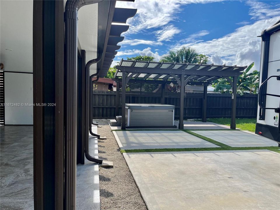 Recently Rented: $4,500 (3 beds, 2 baths, 1629 Square Feet)