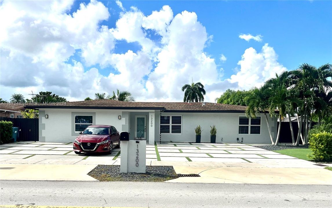 Recently Rented: $4,500 (3 beds, 2 baths, 1629 Square Feet)