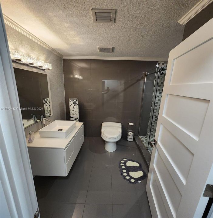 Recently Rented: $4,500 (3 beds, 2 baths, 1629 Square Feet)