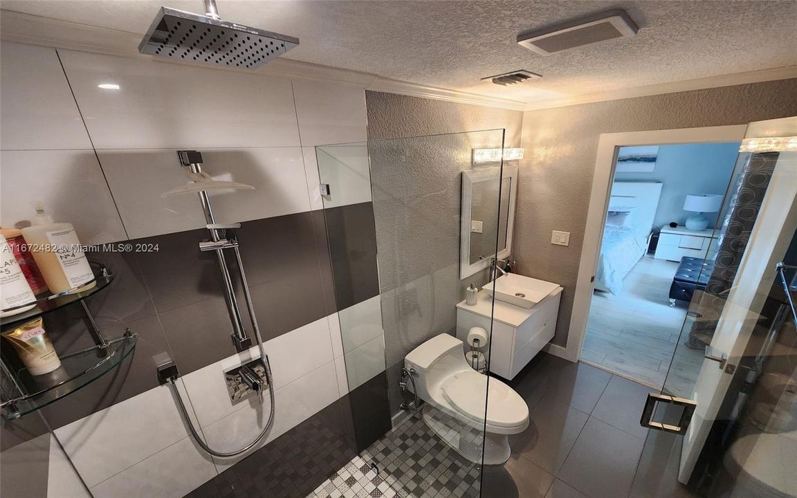 Recently Rented: $4,500 (3 beds, 2 baths, 1629 Square Feet)