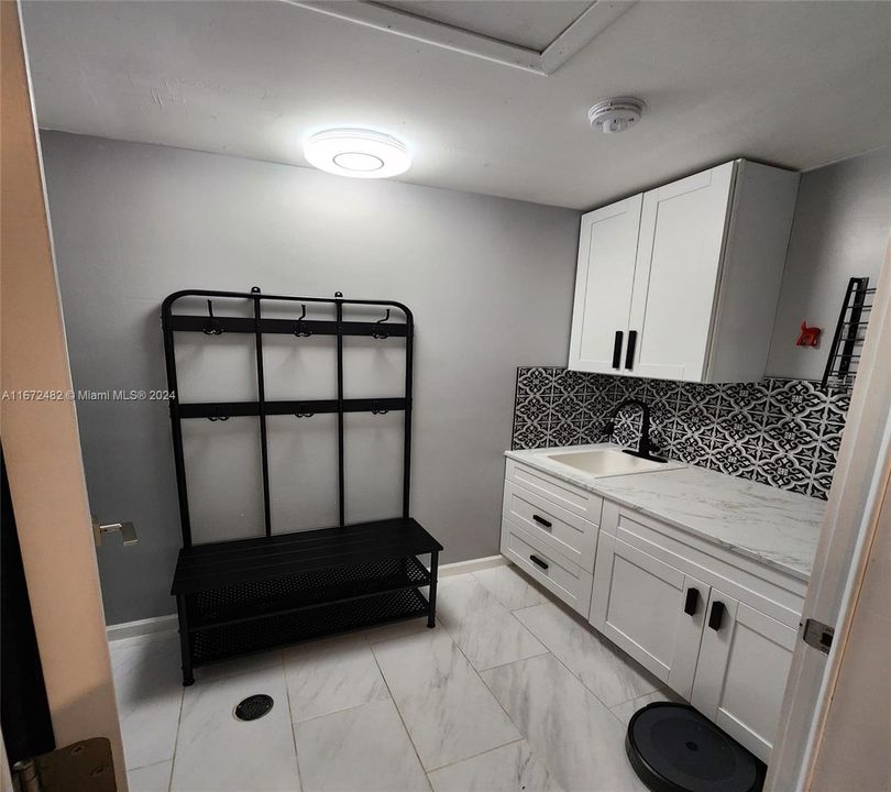 Recently Rented: $4,500 (3 beds, 2 baths, 1629 Square Feet)