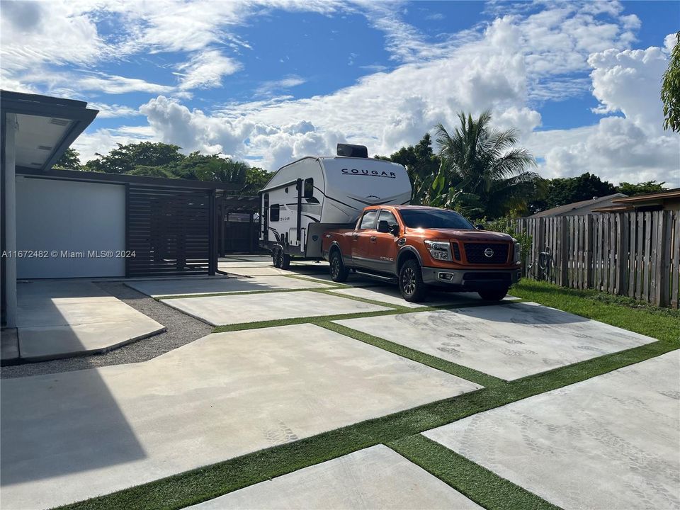 Recently Rented: $4,500 (3 beds, 2 baths, 1629 Square Feet)