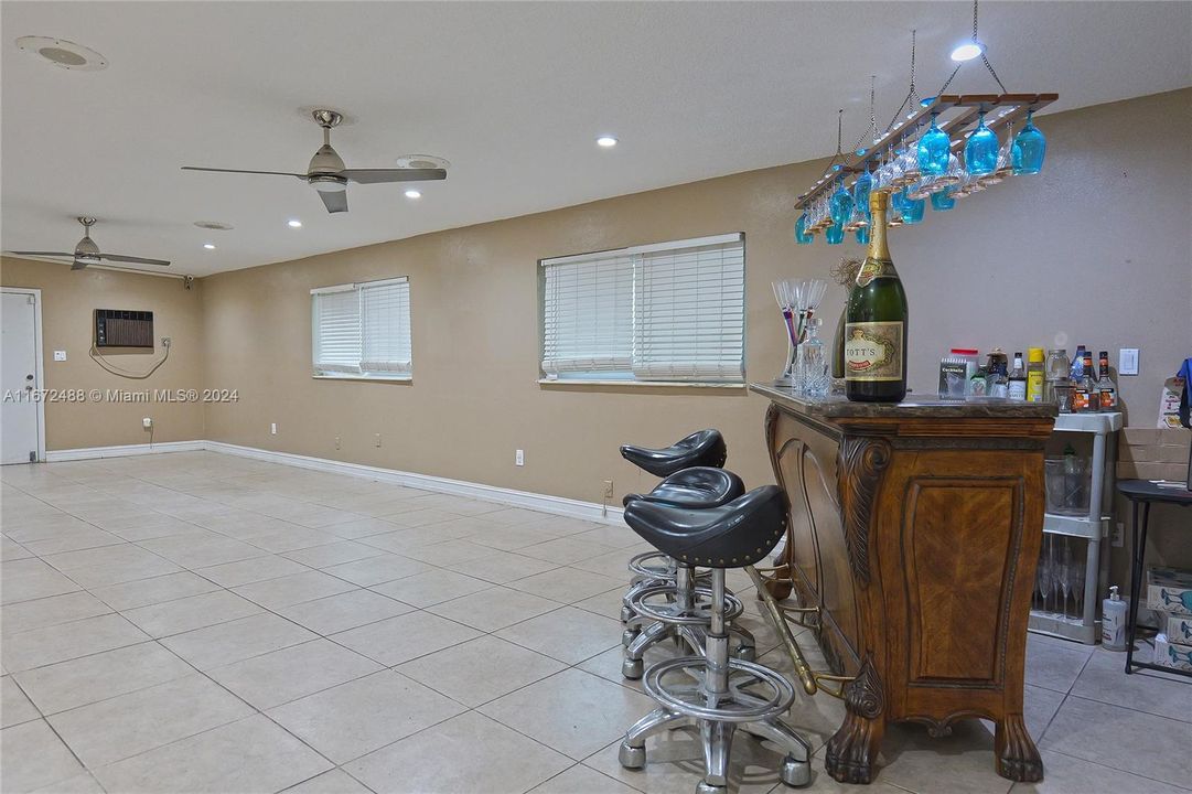 For Sale: $650,000 (4 beds, 3 baths, 2548 Square Feet)