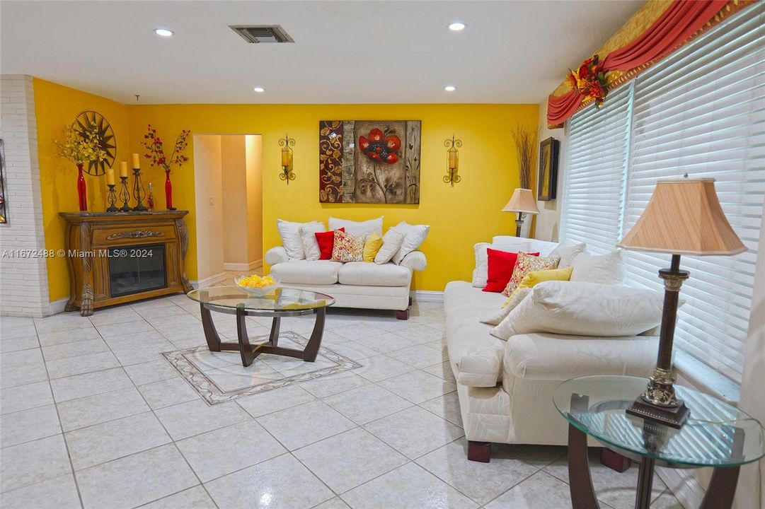 For Sale: $650,000 (4 beds, 3 baths, 2548 Square Feet)