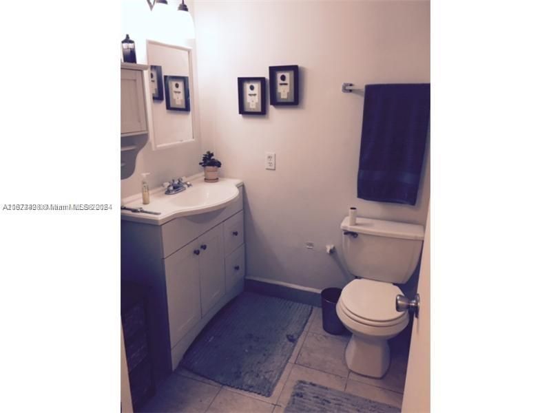 For Sale: $220,000 (1 beds, 1 baths, 620 Square Feet)