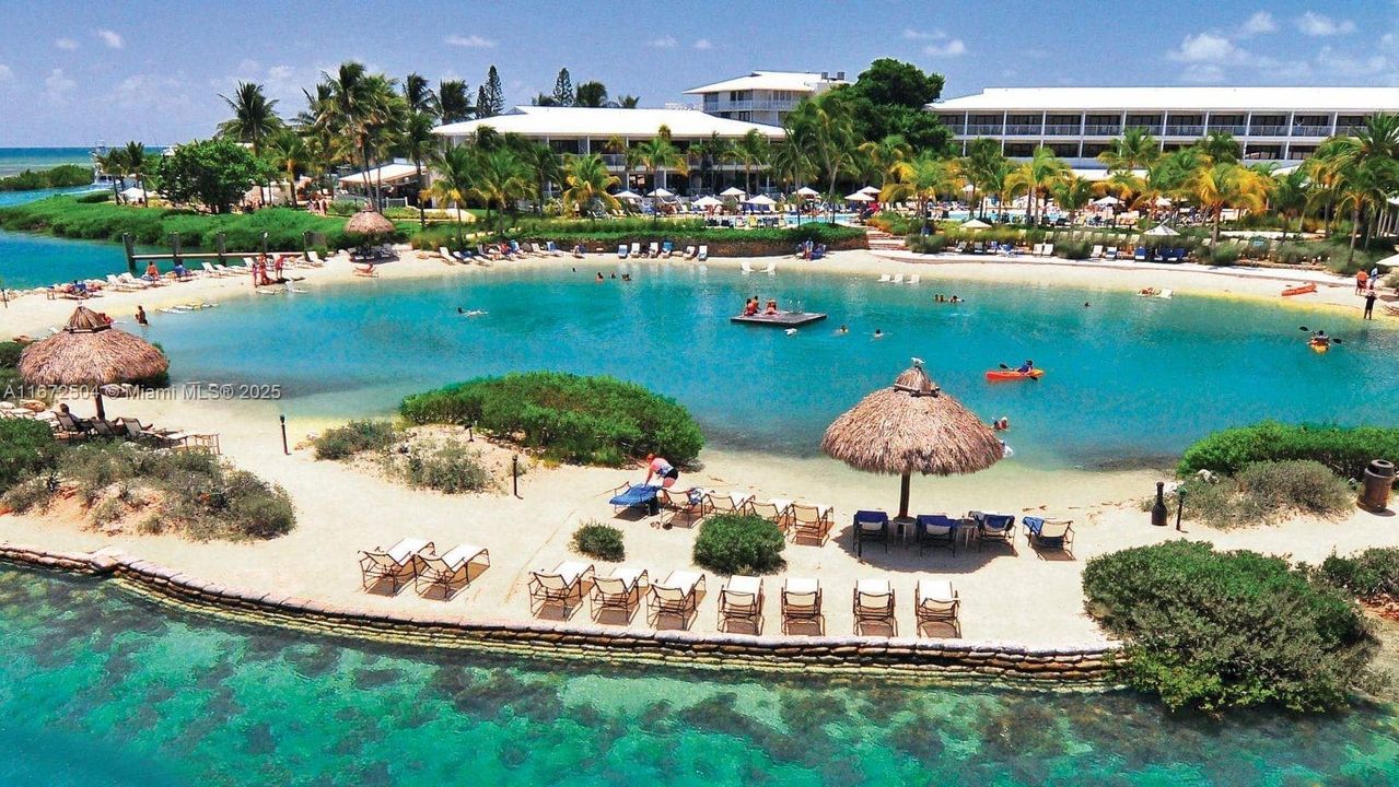 最近售出: $2,000,000 (4 贝兹, 4 浴室, 3172 平方英尺)