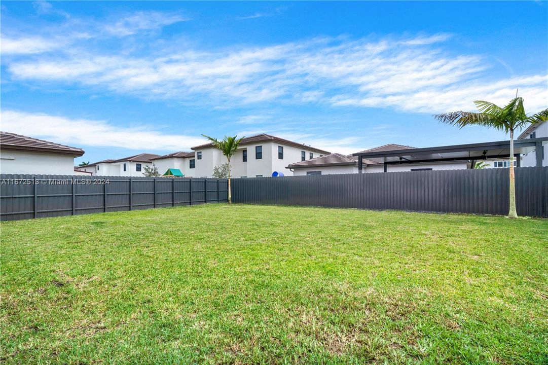 For Sale: $700,000 (4 beds, 2 baths, 2581 Square Feet)