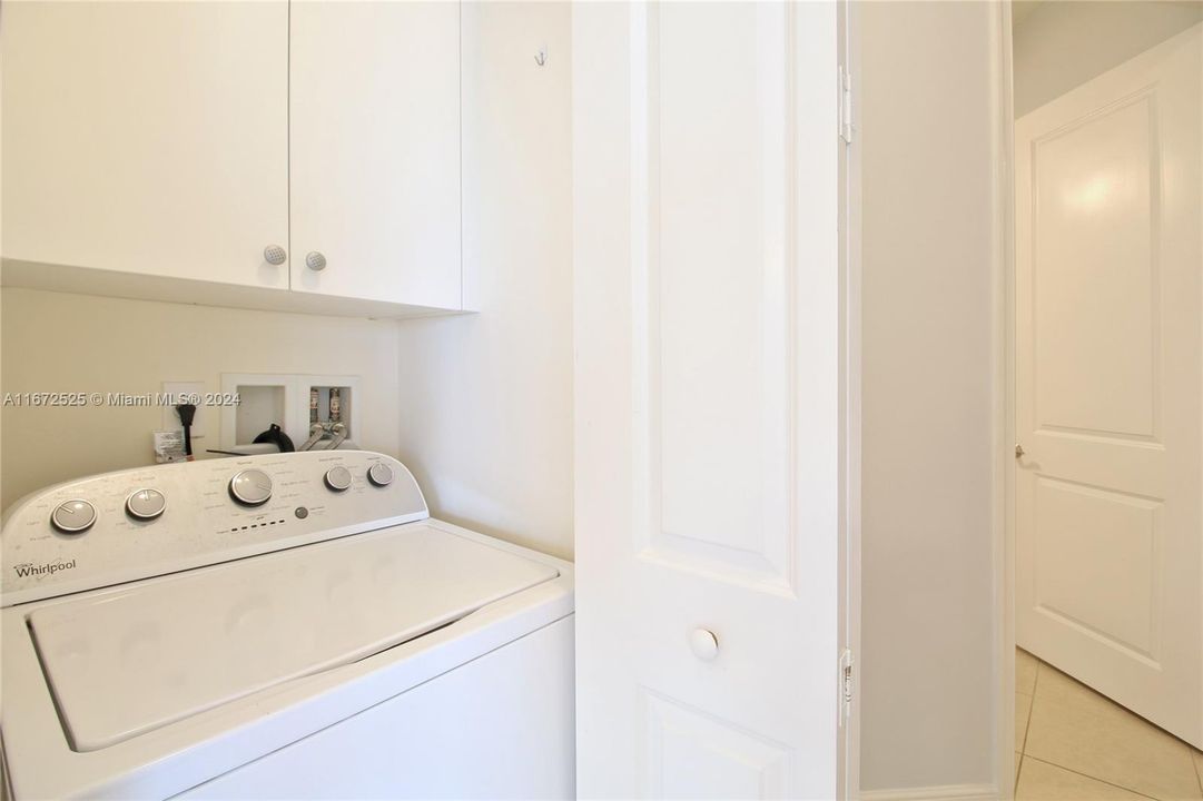 For Sale: $390,000 (2 beds, 2 baths, 1159 Square Feet)