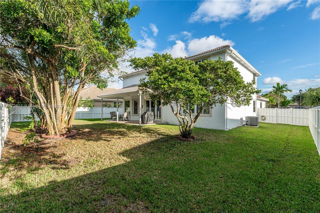 For Sale: $920,000 (4 beds, 3 baths, 3284 Square Feet)