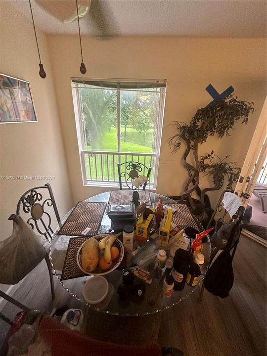 Active With Contract: $159,000 (1 beds, 1 baths, 834 Square Feet)