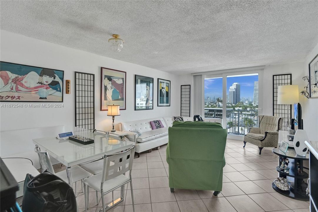 For Sale: $459,000 (1 beds, 1 baths, 662 Square Feet)