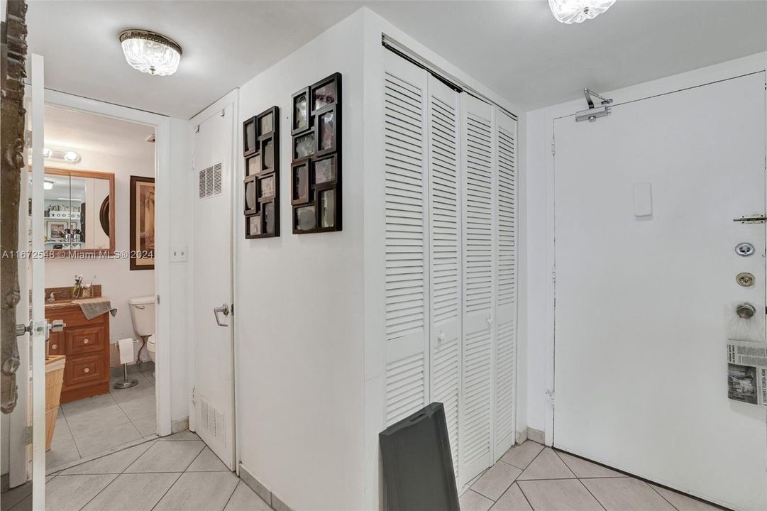 For Sale: $459,000 (1 beds, 1 baths, 662 Square Feet)