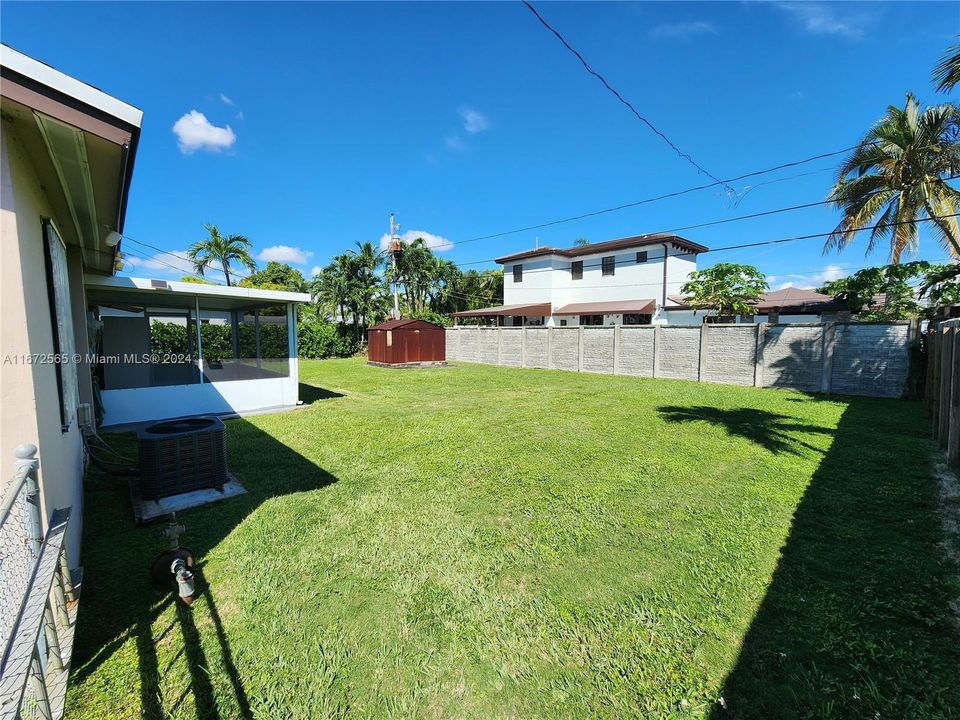 For Sale: $595,000 (3 beds, 1 baths, 1075 Square Feet)