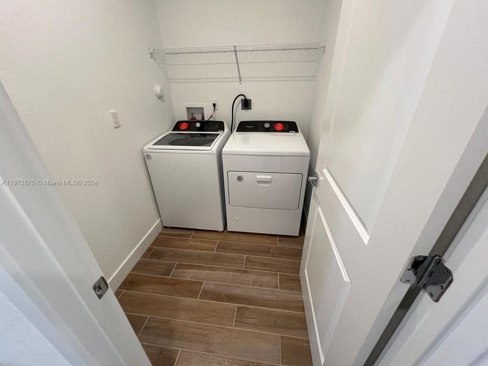 For Rent: $3,950 (4 beds, 3 baths, 1925 Square Feet)