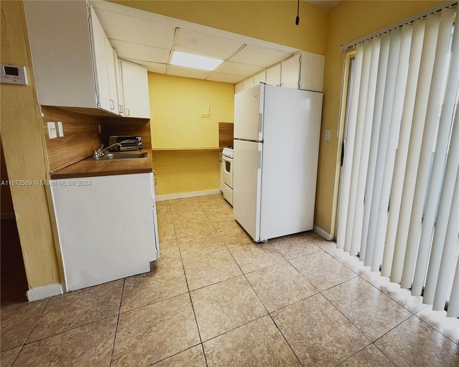 For Sale: $187,000 (1 beds, 1 baths, 616 Square Feet)