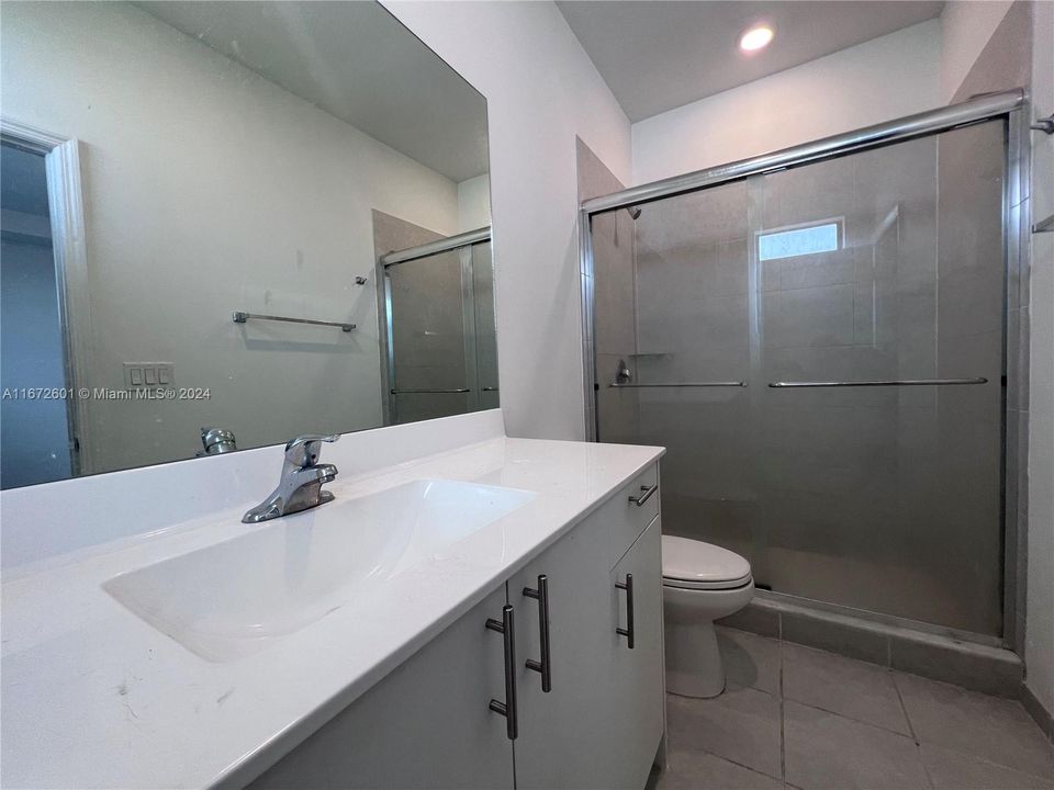 Recently Rented: $2,600 (3 beds, 2 baths, 1612 Square Feet)