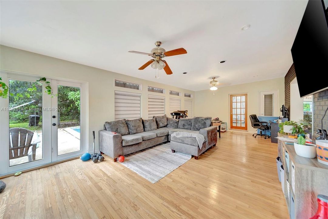 For Sale: $870,000 (3 beds, 3 baths, 2234 Square Feet)