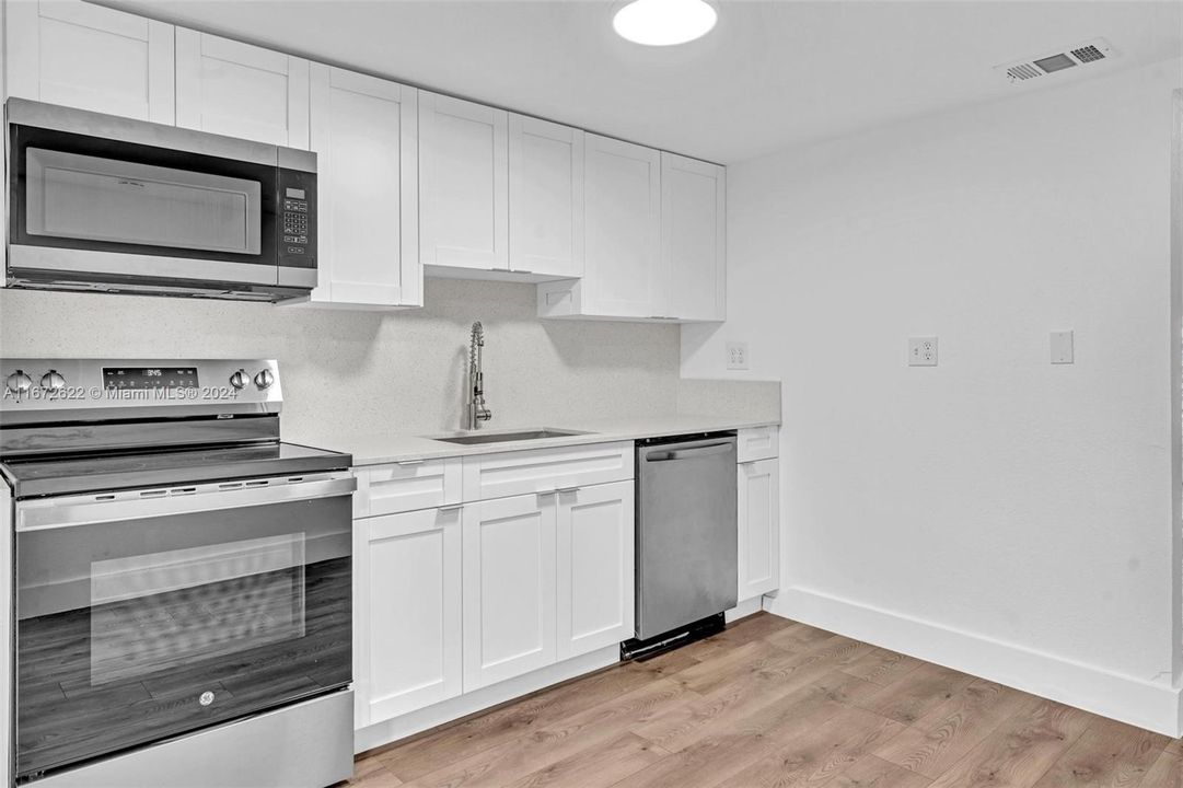 Active With Contract: $3,700 (3 beds, 2 baths, 1400 Square Feet)