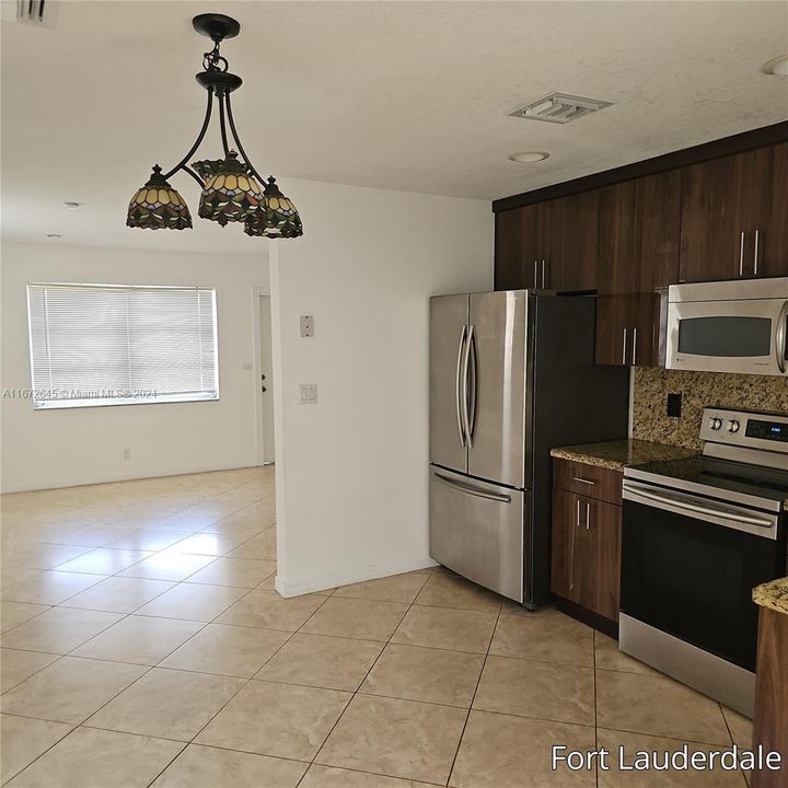 Recently Rented: $2,500 (2 beds, 2 baths, 999 Square Feet)