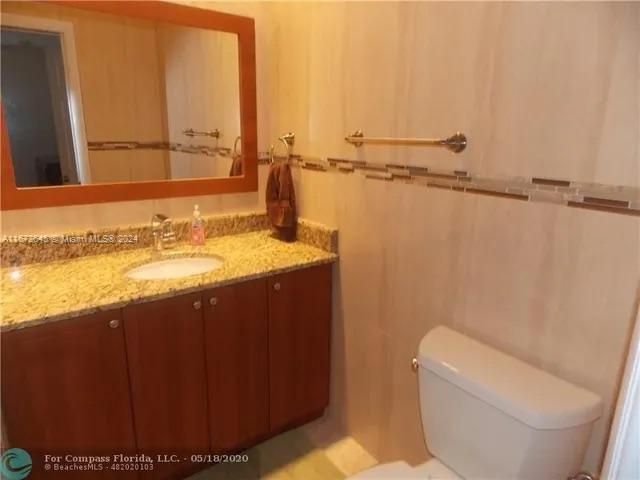 Recently Rented: $2,500 (2 beds, 2 baths, 999 Square Feet)