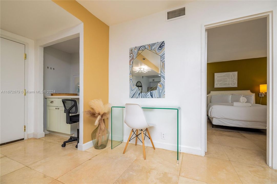 For Sale: $550,000 (2 beds, 2 baths, 960 Square Feet)