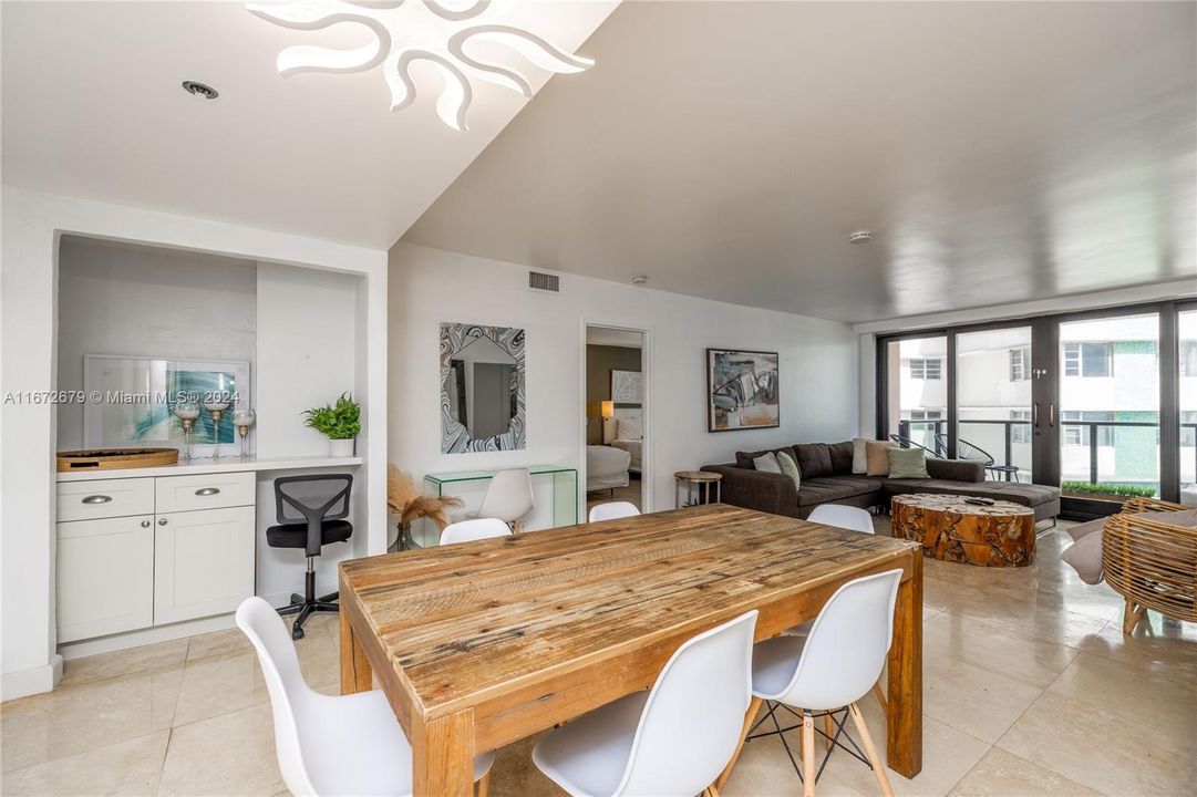 For Sale: $550,000 (2 beds, 2 baths, 960 Square Feet)