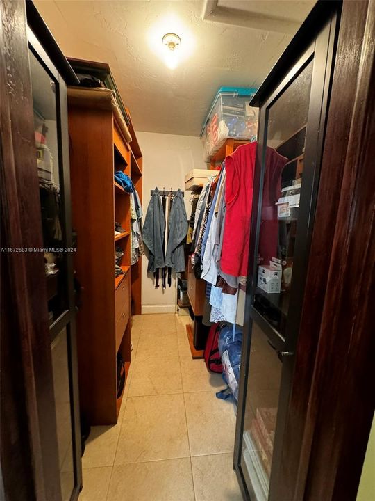 En Venta: $650,000 (3 camas, 2 baños, 1614 Pies cuadrados)