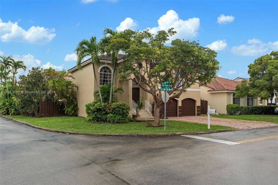 For Sale: $649,000 (3 beds, 2 baths, 1815 Square Feet)