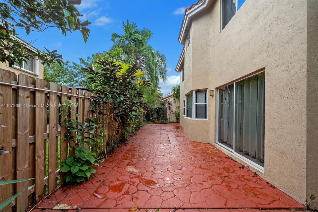 For Sale: $649,000 (3 beds, 2 baths, 1815 Square Feet)