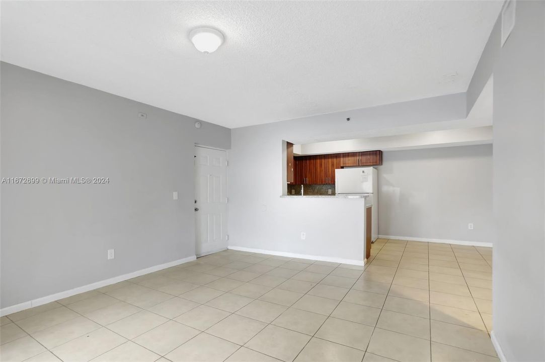 For Sale: $265,000 (2 beds, 2 baths, 1130 Square Feet)